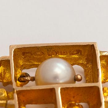 Björn Weckström, necklace, "Magic Pearl", cultured pearl, 14K gold.