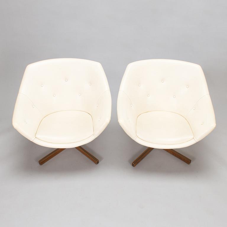 Carl Gustaf Hiort af Ornäs, a pair of 1960s 'Mandarine' armchairs for Puunveisto Oy - Träsnideri Ab, Finland.