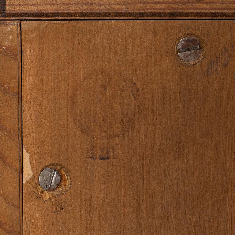 Oscar Nilsson, attributed to, a Swedish Modern oak cabinet, likely executed by Åfors Möbelfabrik, 1940s.