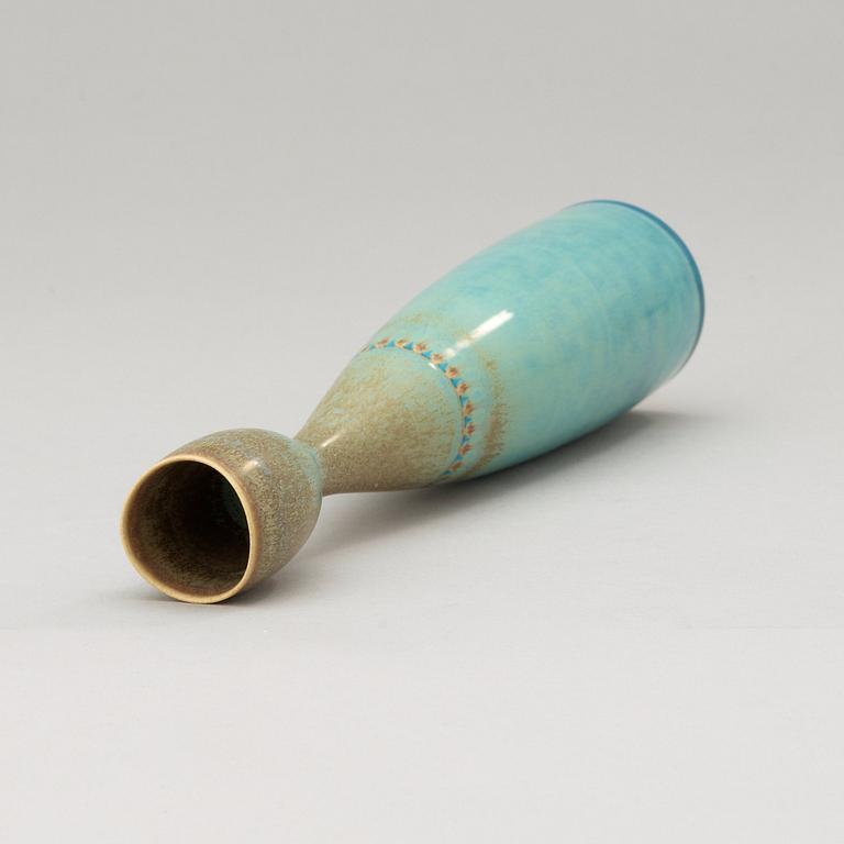 A Stig Lindberg stoneware vase, Gustavsberg Studio 1953.