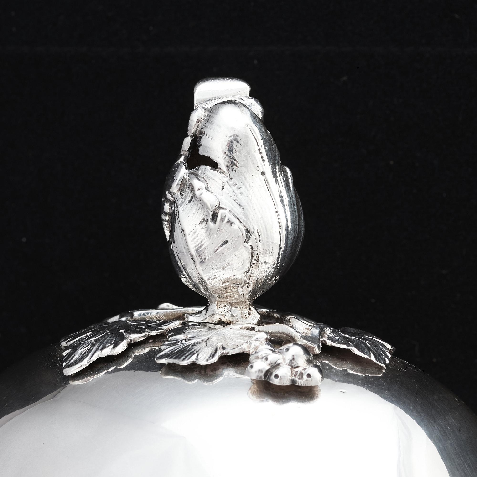Daniel Lundgren, terrin med lock, silver (verksam Reval 1771-83). Rokoko.