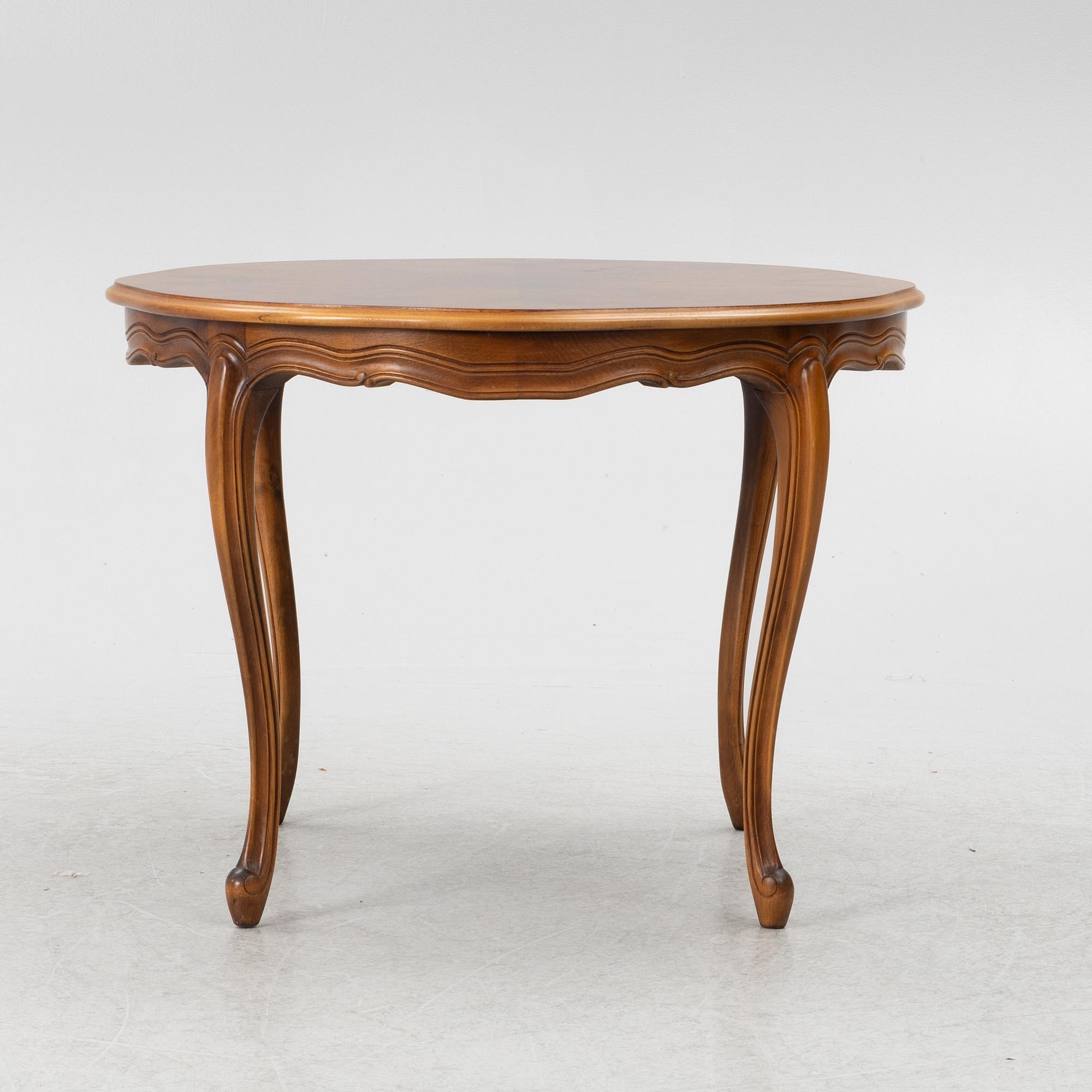 Sofa, 2 armchairs, 4 chairs, table and banquet, Rococo style, 20th century.