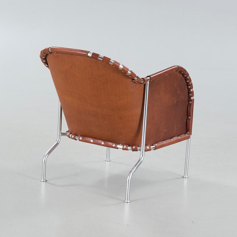 A "Bruno" lounge chair, designed by Mats Theselius for Källemo, around year 2000.