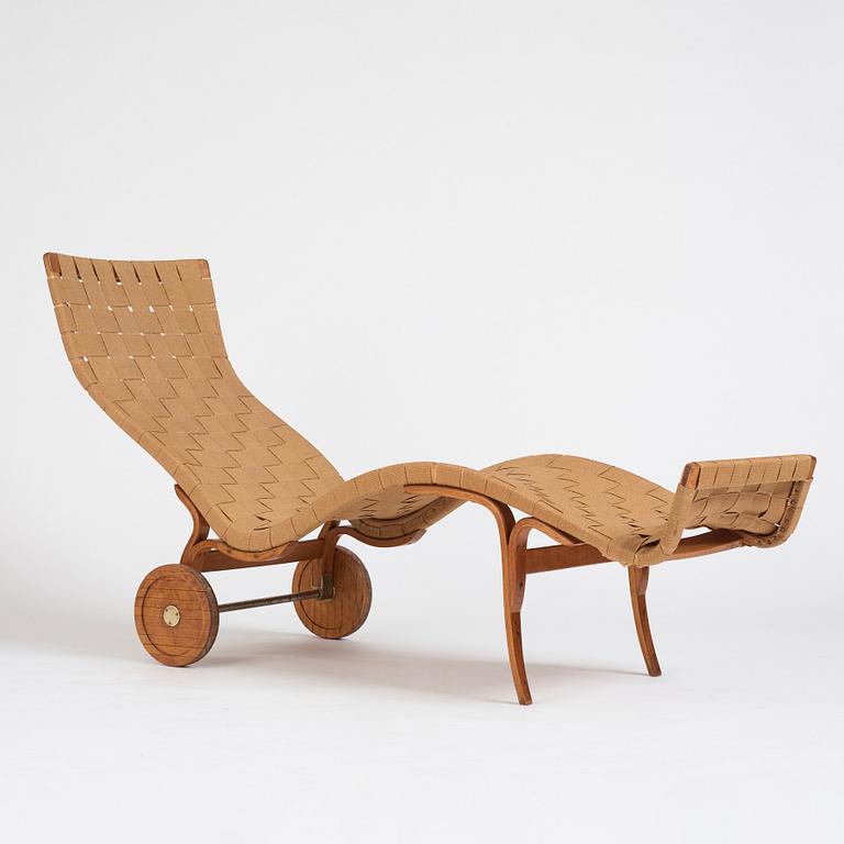 Bruno Mathsson, a rare easy chair for Firma Karl Mathsson, Värnamo, Sweden 1940's.