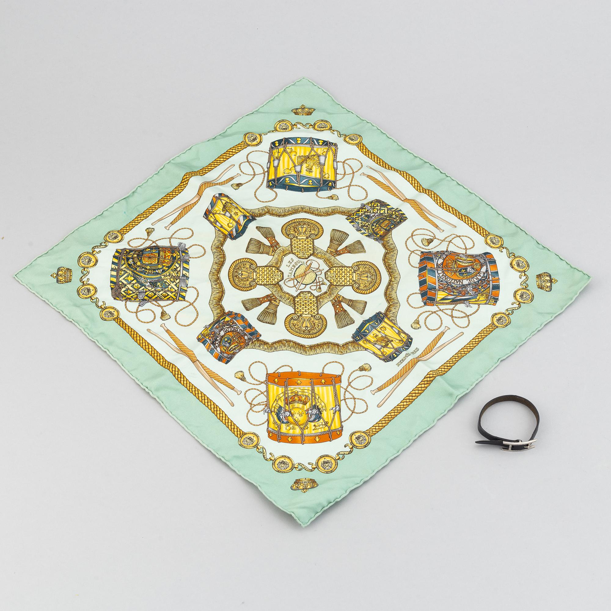 Hermès, armband samt scarf.