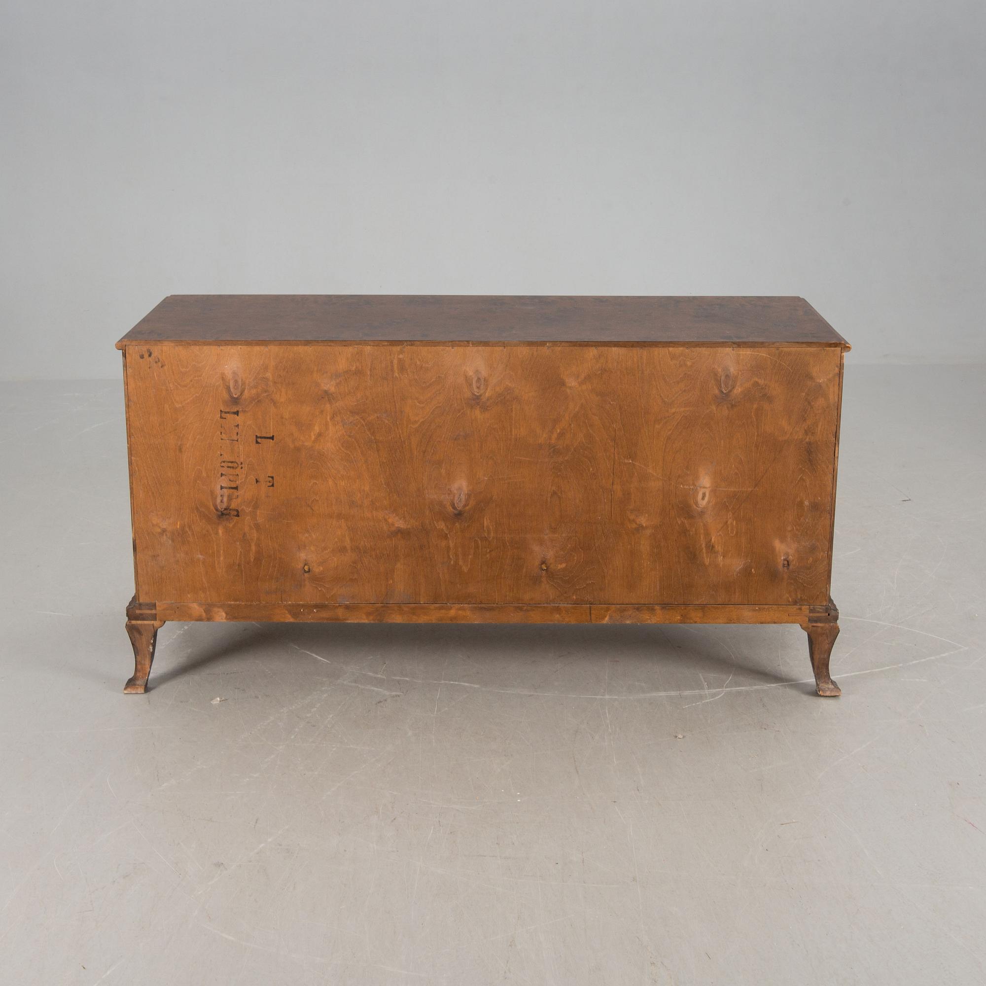 SIDEBOARD, 1900-talets första hälft.