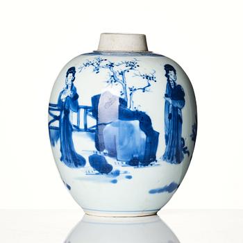 A blue and white tea caddy, Qing dynasty, Kangxi (1662-1722).