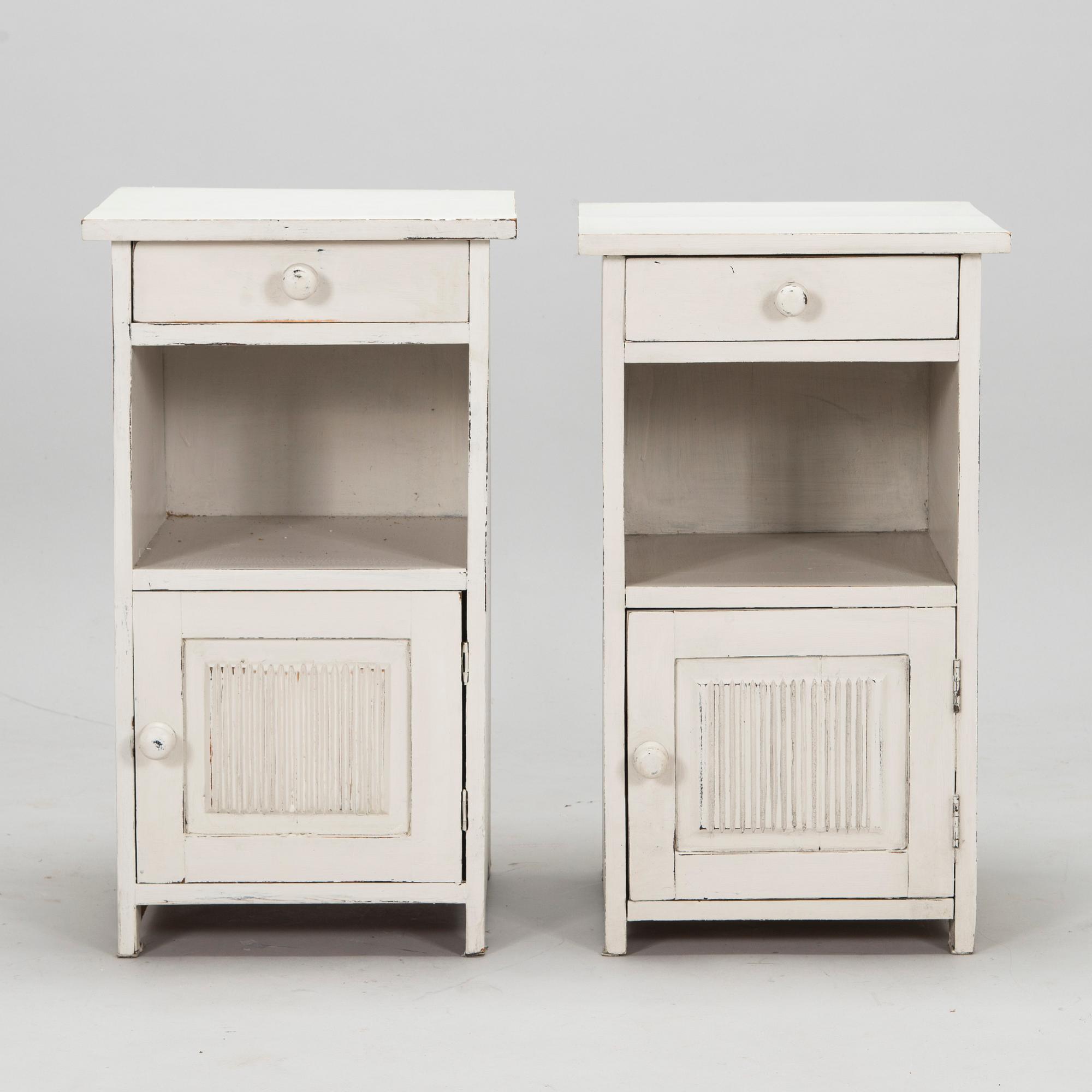 Nattduksbord, ett par, 1900-talets första hälft.