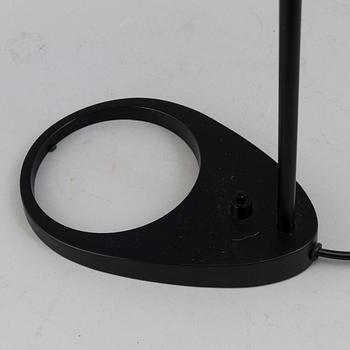ARNE JACOBSEN, bordslampa, "AJ", Louis Poulsen.