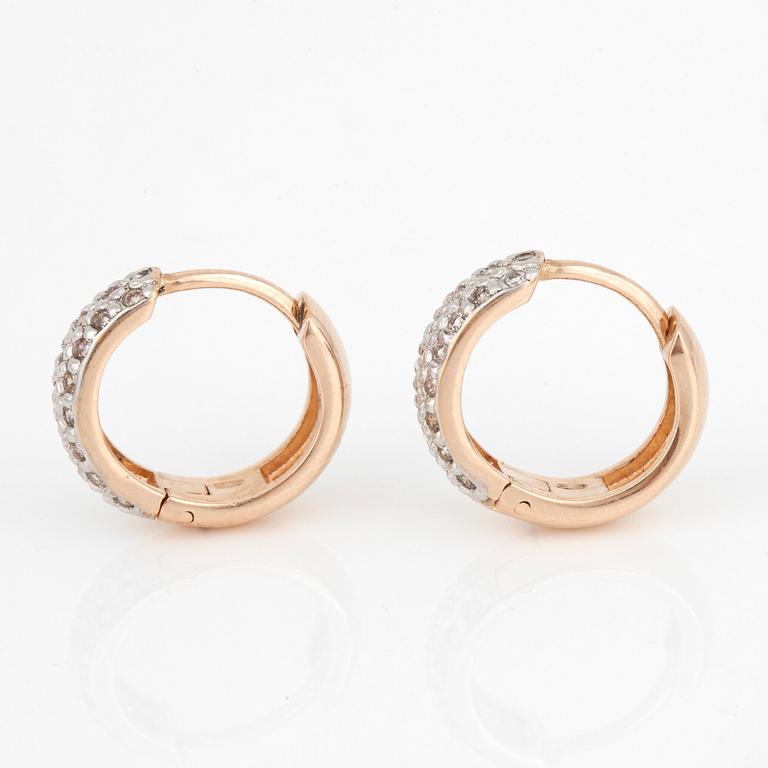 ÖRHÄNGEN, ett par med diamanter totalt ca 0.35 ct.