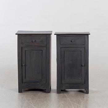 SÄNGBORD 1 par 1900-talets första hälft.