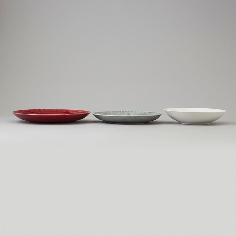 55 pcs of 'Blå Eld' porcelain service by Hertha Bengtsson fr Gustavsberg, second half of the 20th century.