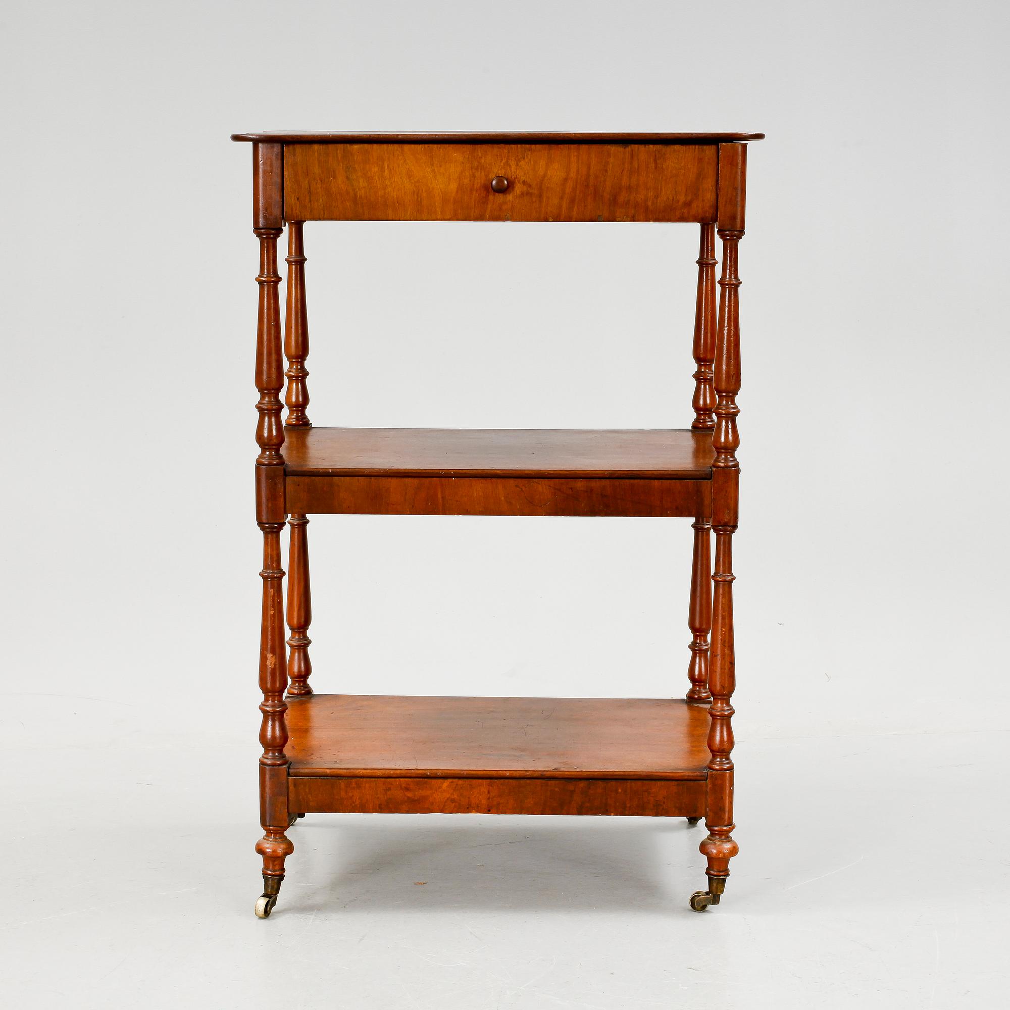 ETAGERE, omkring 1900.