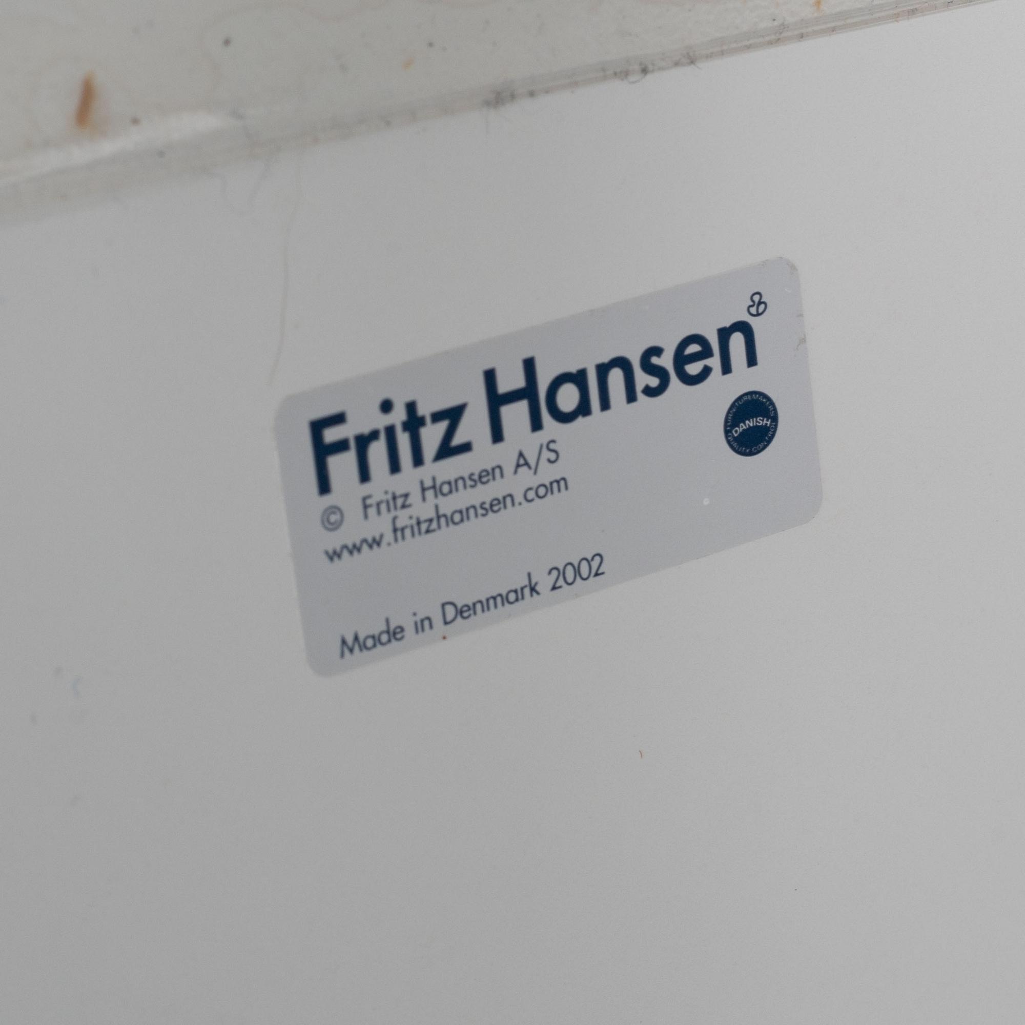 Arne Jacobsen, Bruno Mathsson & Piet Hein, soffbord, modell "A222", Fritz Hansen, Danmark, 2002.