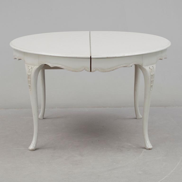 MATSALSGRUPP. 14 delar. Rokokostil, 1900-talets första hälft/mitt.