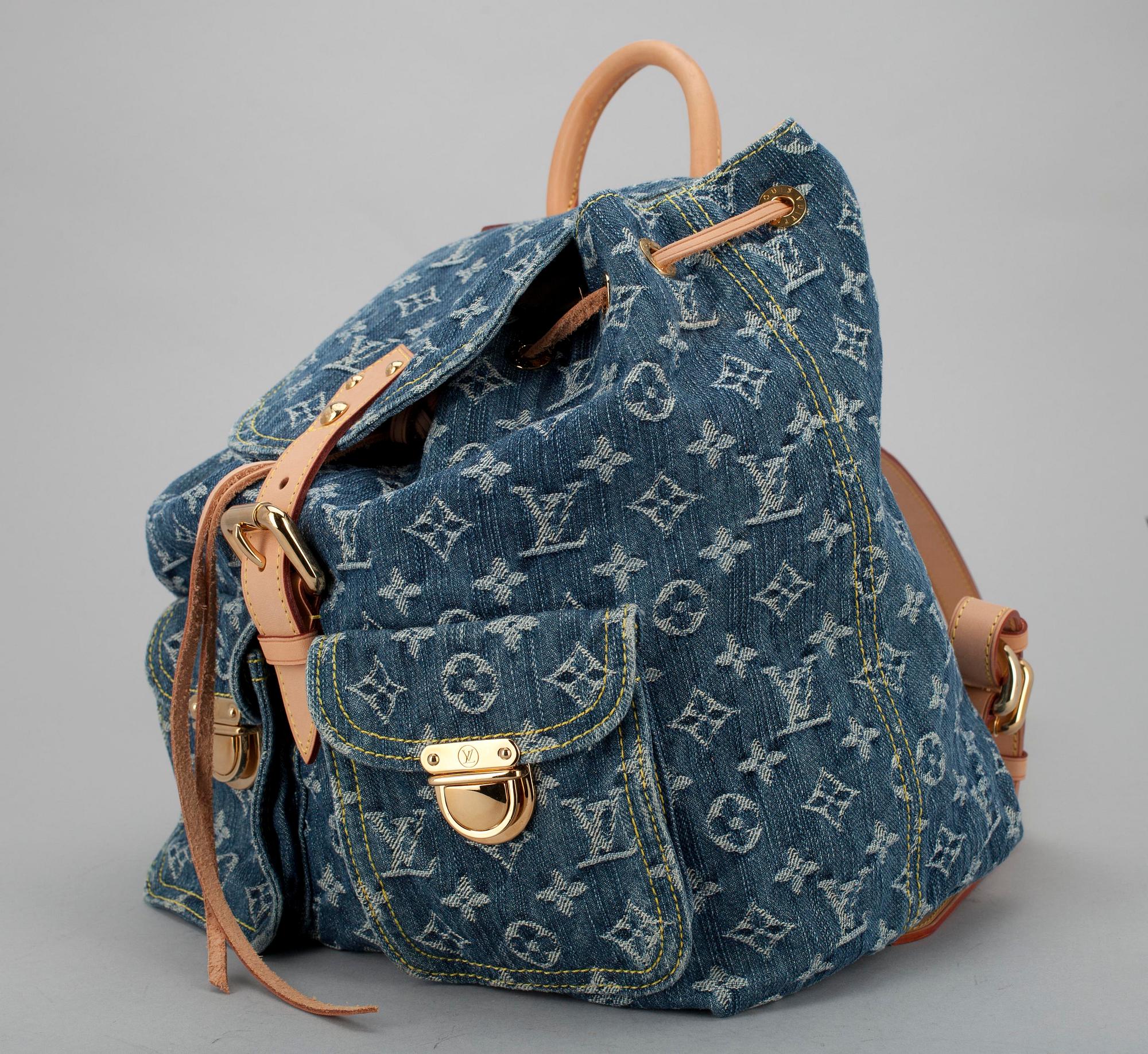 RYGGSÄCK, Louis Vuitton.