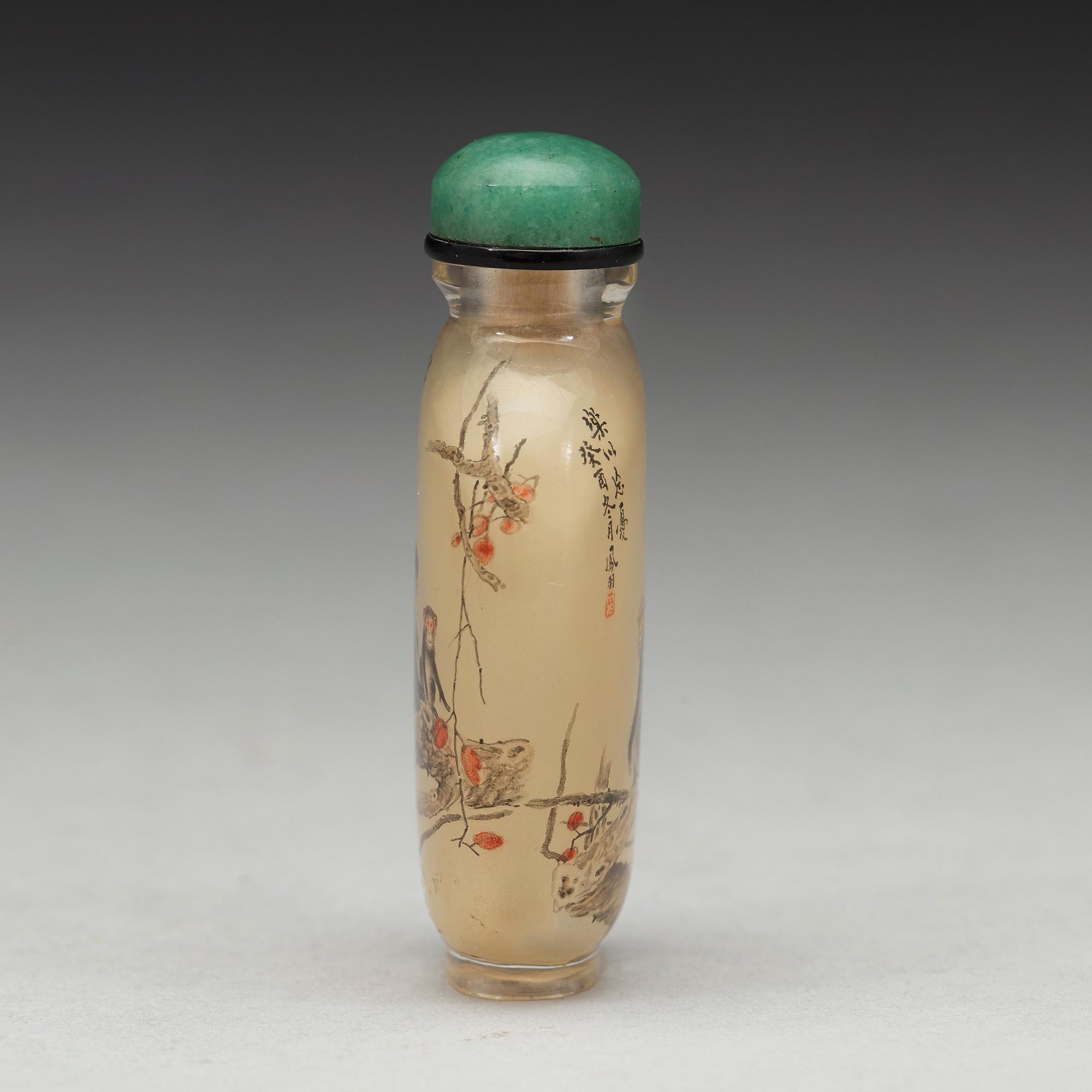 SNUSFLASKA, insidesmålat glas. Kina, 1900-tal.