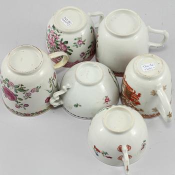 KOPPAR, 6 st samt UNDERFAT, 3 st, porslin Kina, 1700-tal.