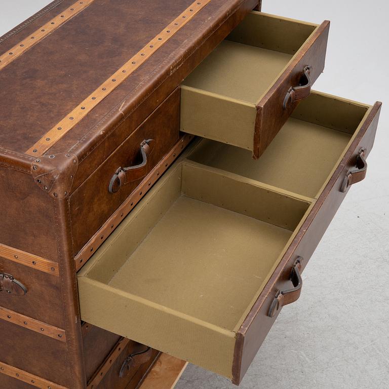 Chest of drawers, contemporary.