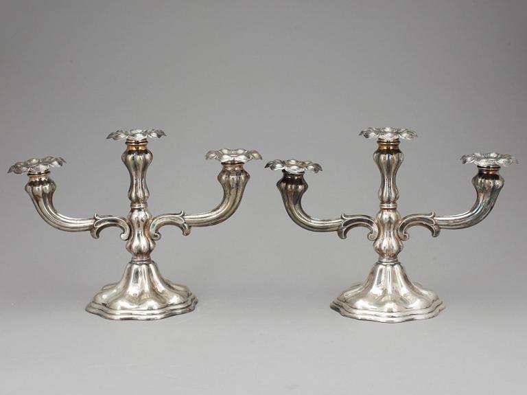 KANDELABRAR, ett par, silver, CG Hallberg, Stockholm, 1935.