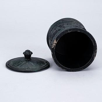 BURK med LOCK, gjutjärn, Sverige, 1900-talets slut.