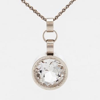 Elis Kauppi, halsband, silver och bergskristall. Kupittaan Kulta , Åbo 1965.
