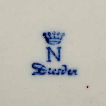FIGURINER, 2 st, porslin, Dresden, 1900-talets andra hälft.