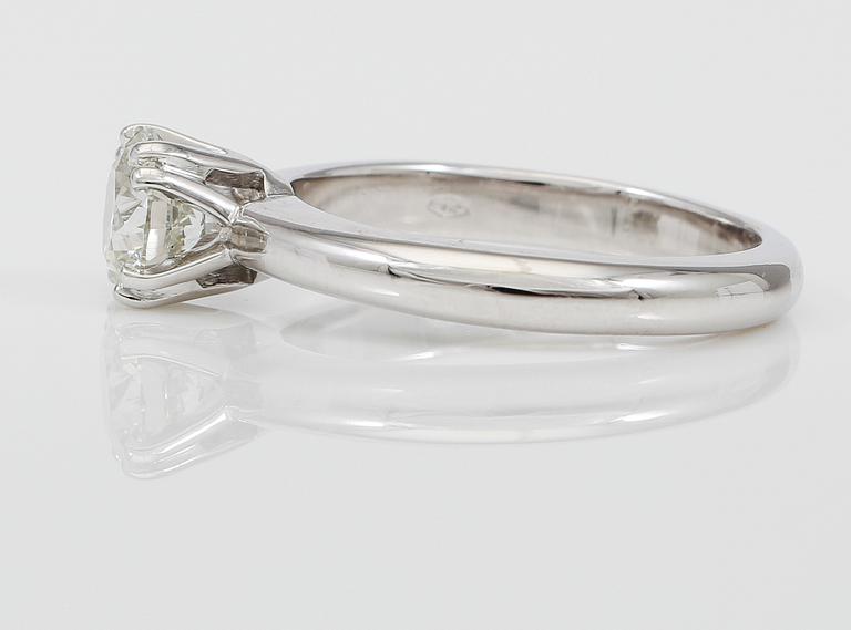 RING, solitär briljantslipad diamant 1,16 ct.