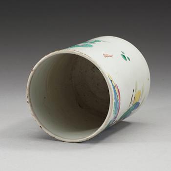 A famille rose brush pot, Qing dynasty, 18th Century.