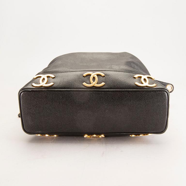 Chanel,.