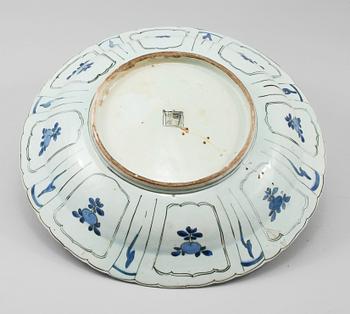 SKÅLFAT, porslin, Kina, Ming-dynastin, Wanli (1572-1620).