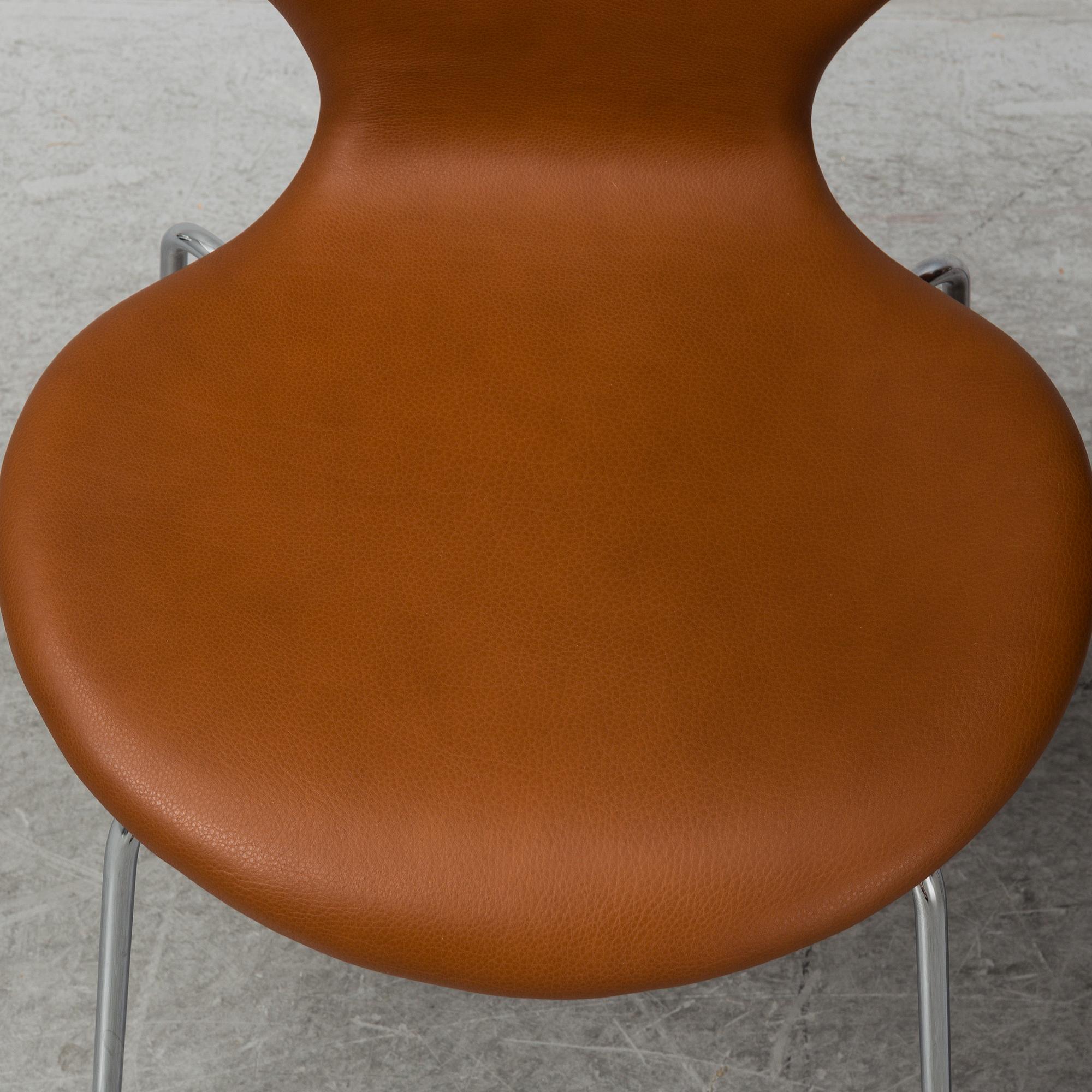 ARNE JACOBSEN, stolar, 6 st, "Sjuan", Fritz Hansen, Danmark.