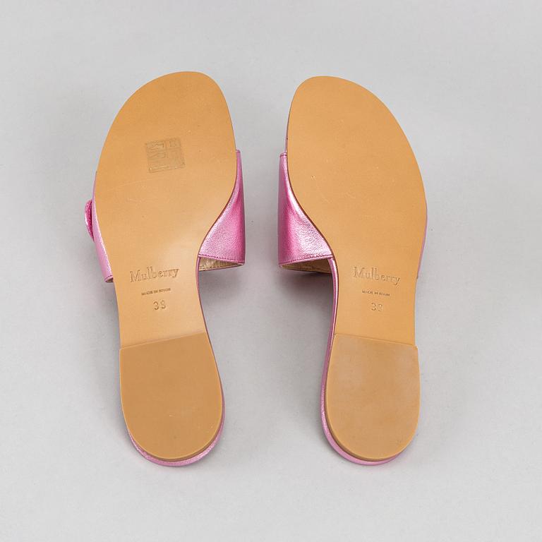 Mulberry, a pair of pinc metallic leather 'Opera Buckle Slide' sandals, size 39.