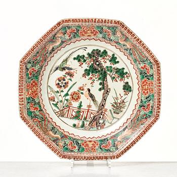 A pair of famille verte dishes, Qing dynasty, Kangxi (1662-1722).