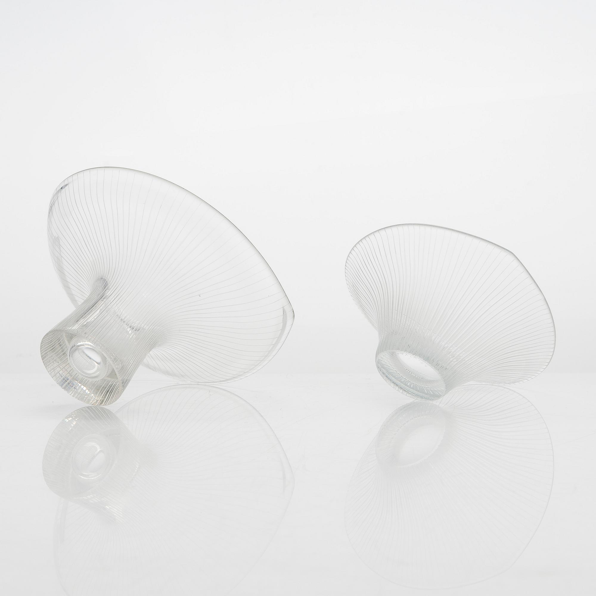 Tapio Wirkkala, Two art glass, model 3523 and 3139. Signed Tapio Wirkkala Iittala -58 och -54.