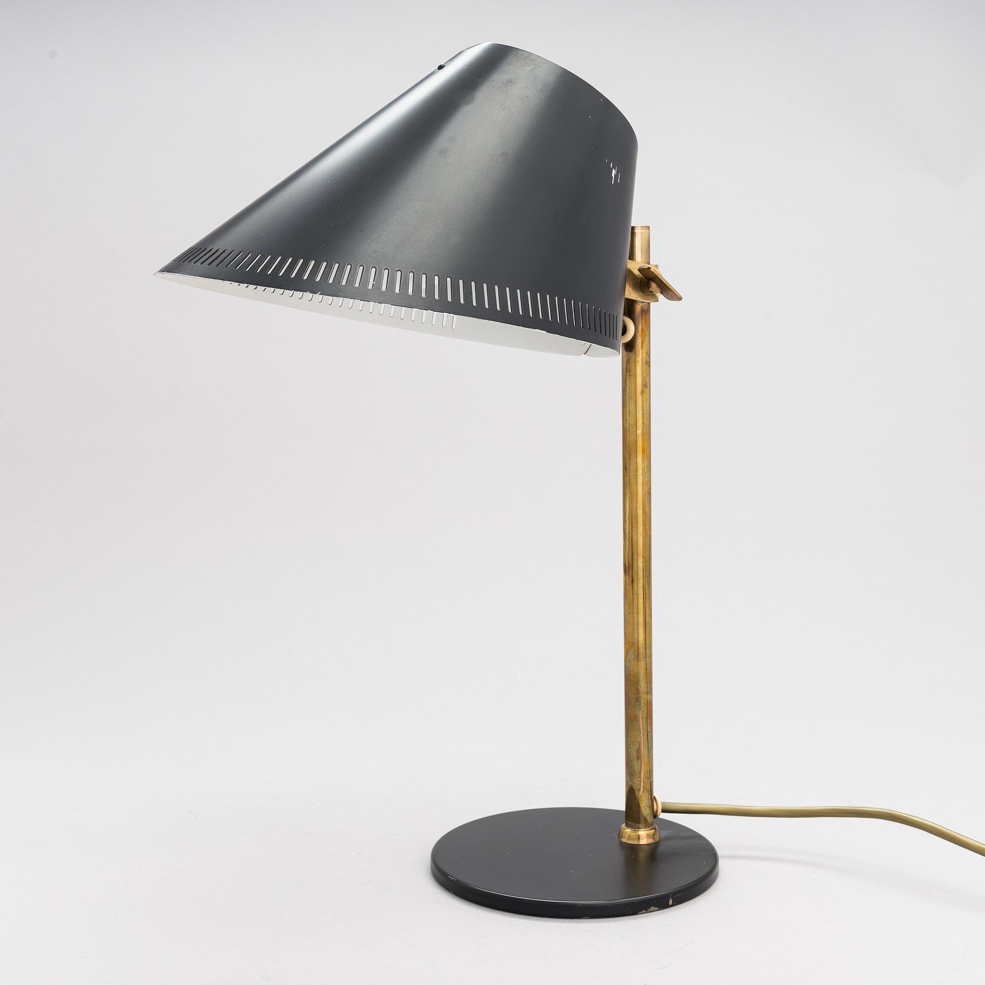 Paavo Tynell, pöytävalaisin, 9227, Taito / Idman, 1900-luvun puoliväli.