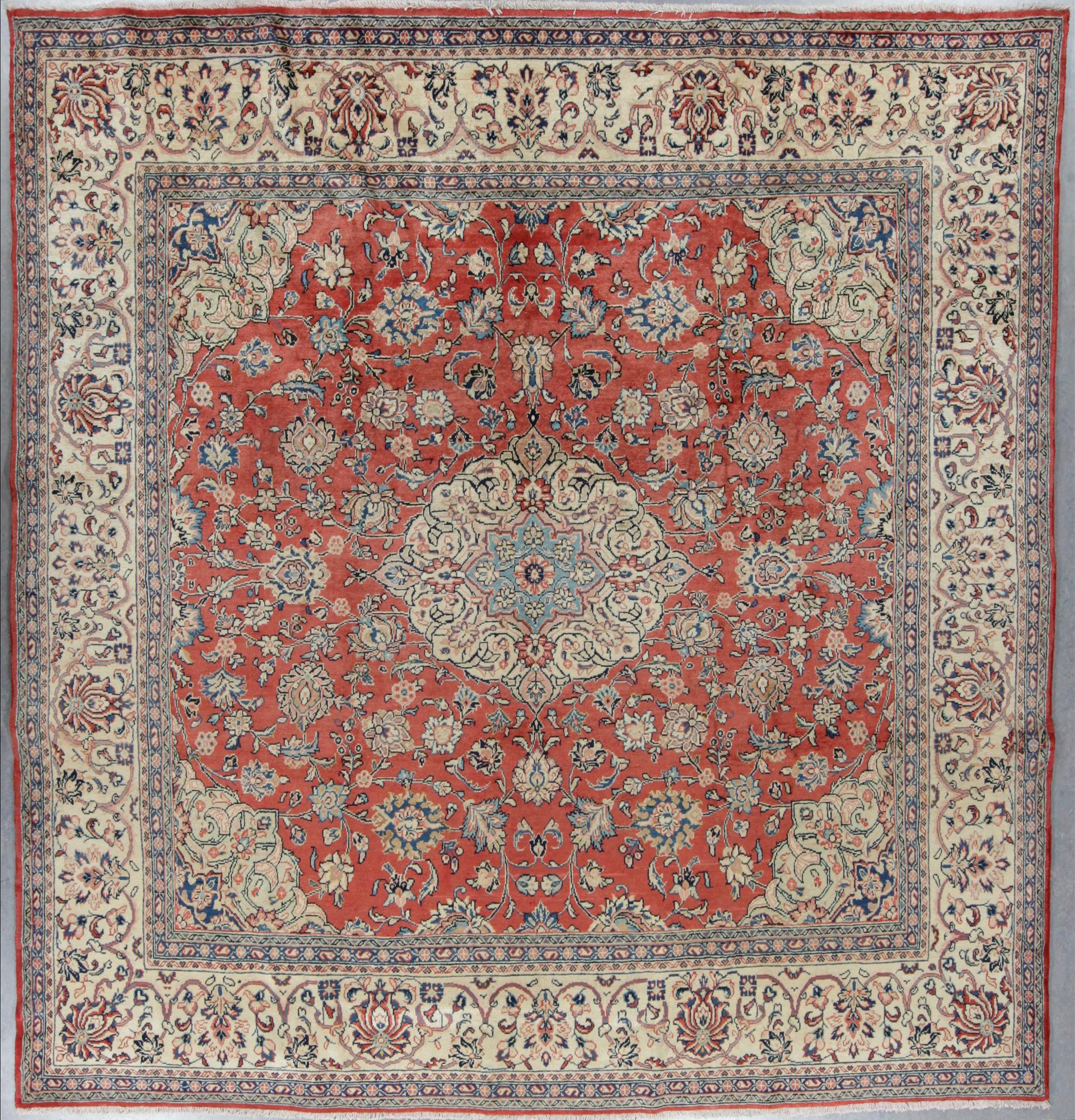 MATTA, old sannolikt Saruk. Ca 311 x 305.