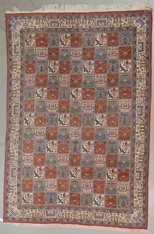 MATTA, semiantik/old Täbris. Ca 340x232 cm.