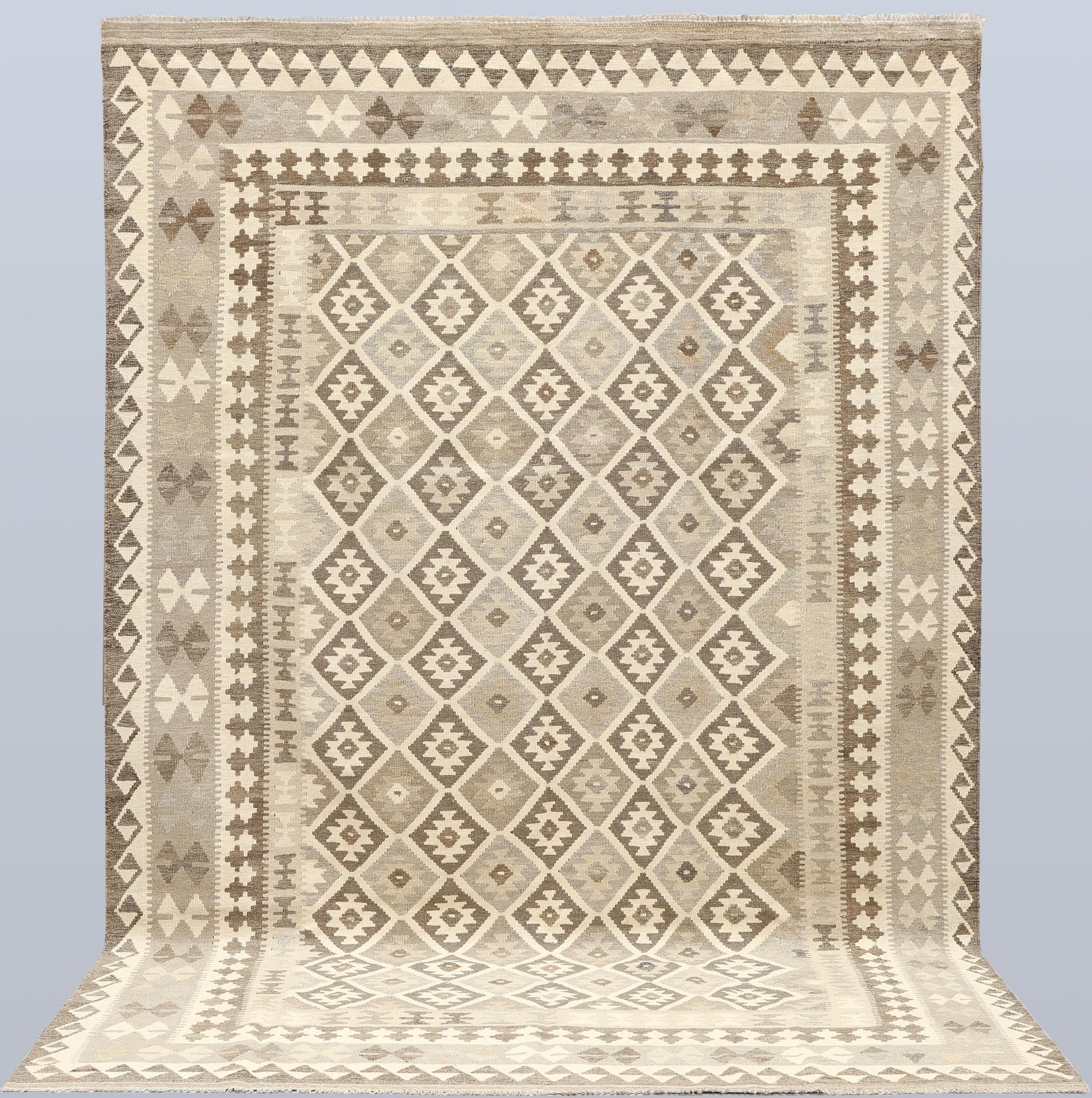 A Kilim carpet, approx. 301 x 201 cm.