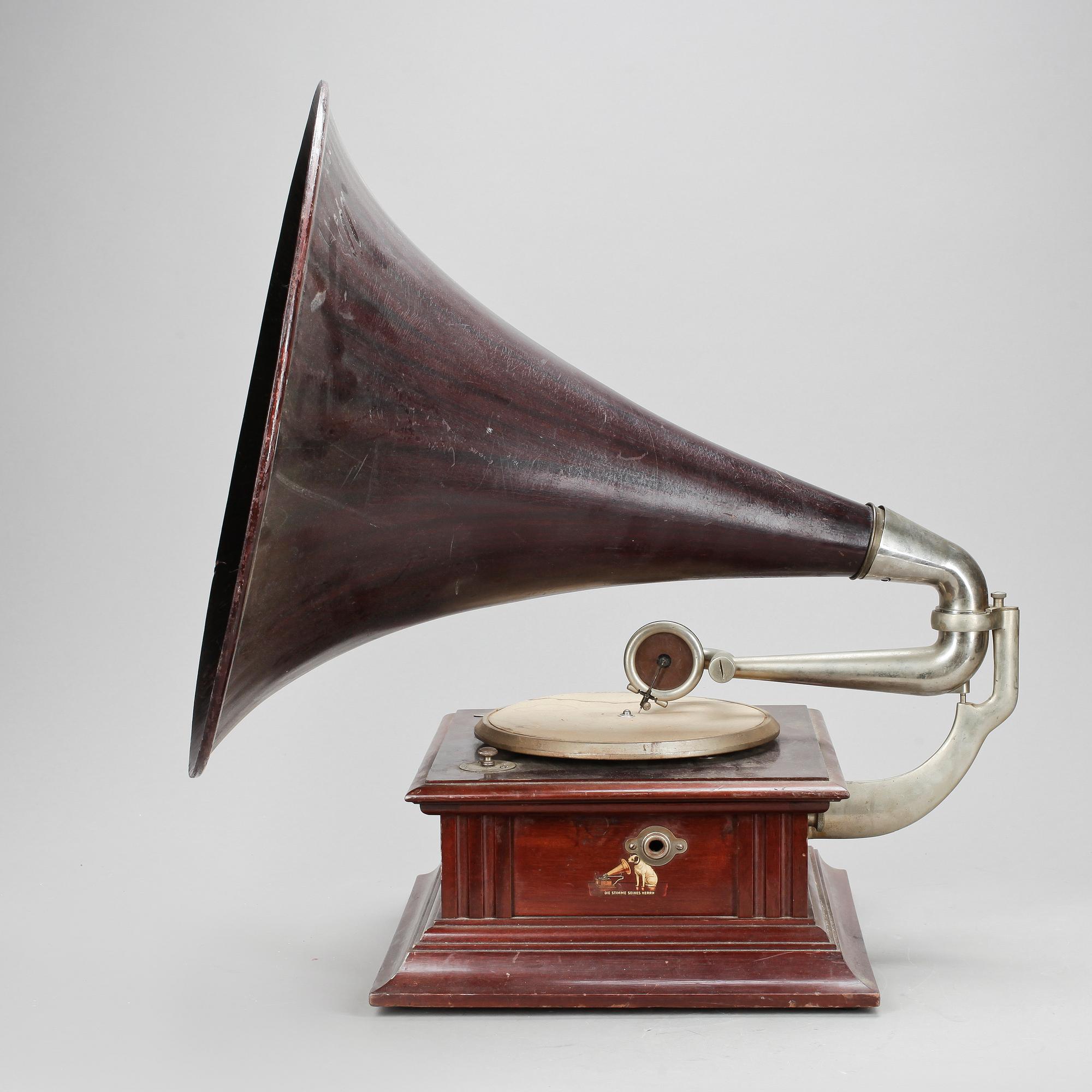 GRAMMOFONSPELARE, England, daterad -29.