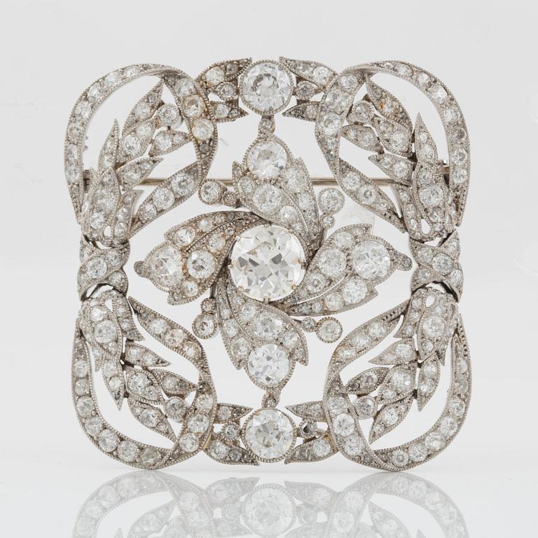 BROSCH med gammalslipade diamanter, troligen tillverkad av Cartier. Stämplad Frankrike 1910.