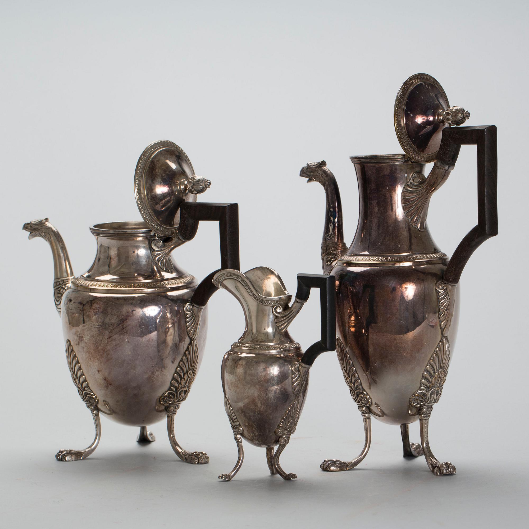 KAFFEKANNA, TEKANNA samt GRÄDDKANNA, empirestil, 1900-tal, nysilver.