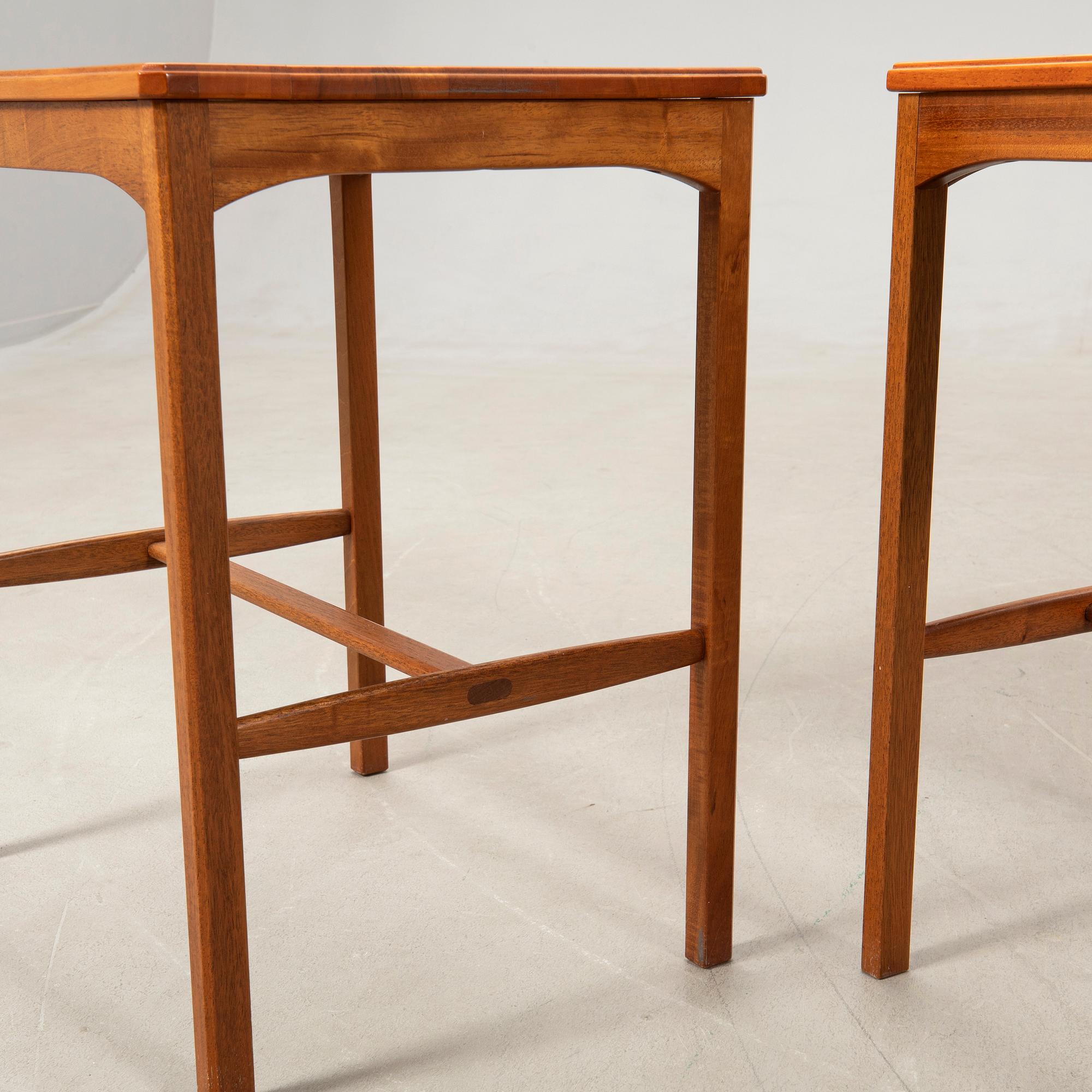 Carl Malmsten, sidobord 1 par ”Oktober” 1900-talets andra hälft.