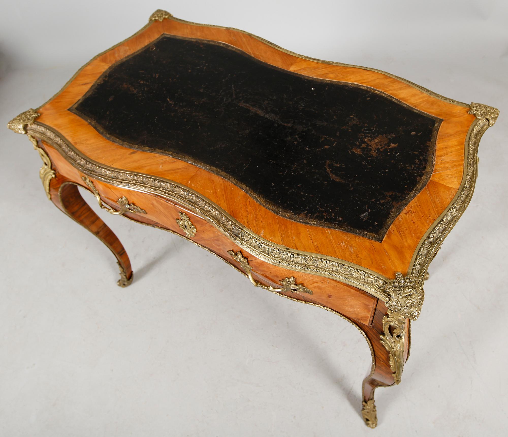 DAMSKRIVBORD, rokokostil, 1800-talets andra hälft.