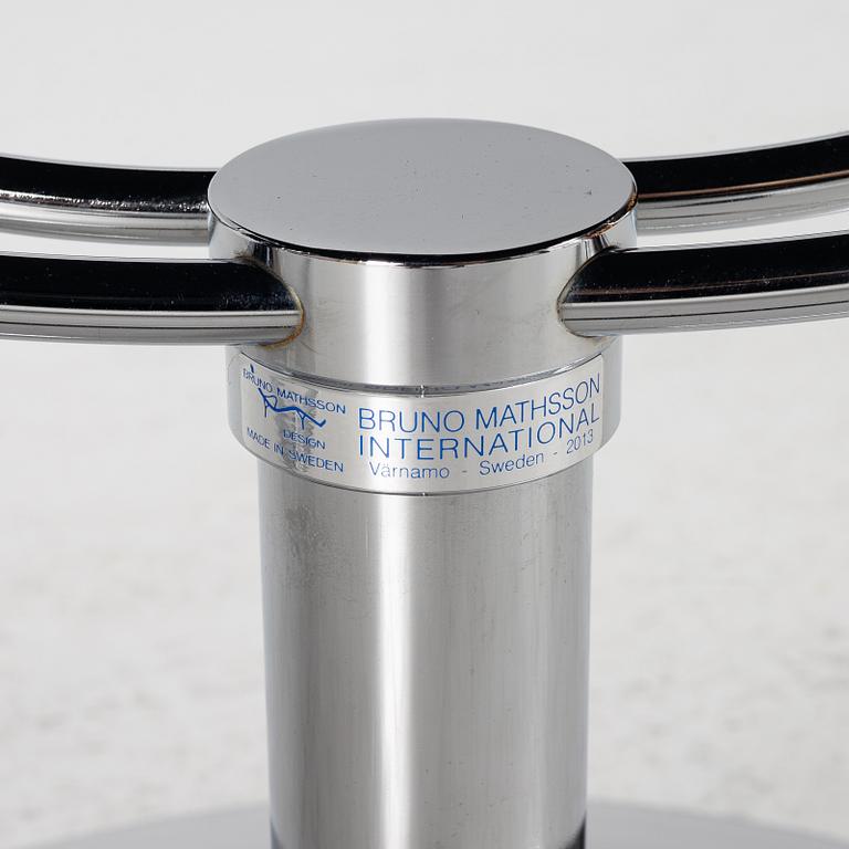 Bruno Mathsson, fåtölj med fotpall, "Jetson", Dux och Bruno Mathsson International, 2000-tal.