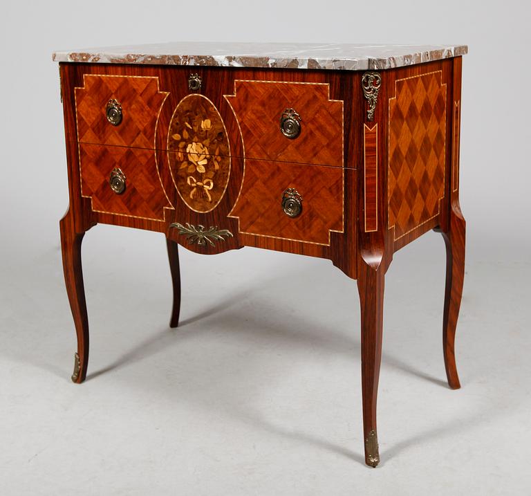 BYRÅ, gustaviansk stil, 1900-talets mitt.