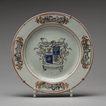 A set of four armorial dinner plates, Qing dynasty, Qianlong (1736-95).