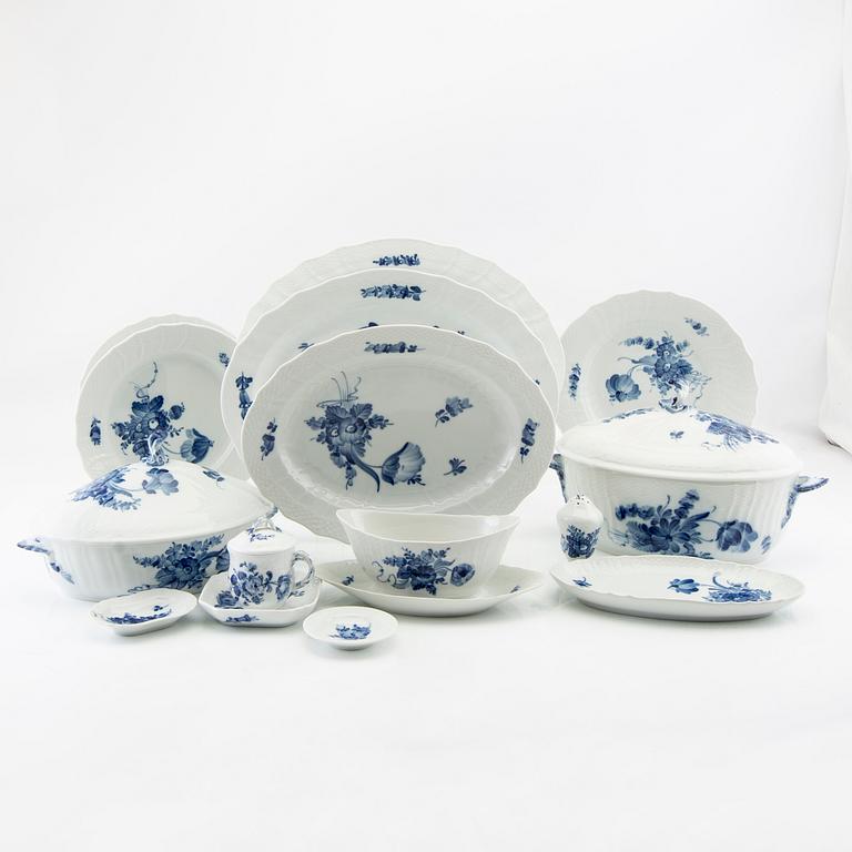 Service 98 pcs "Blue Flower" Royal Copenhagen Denmark 1894-1984.