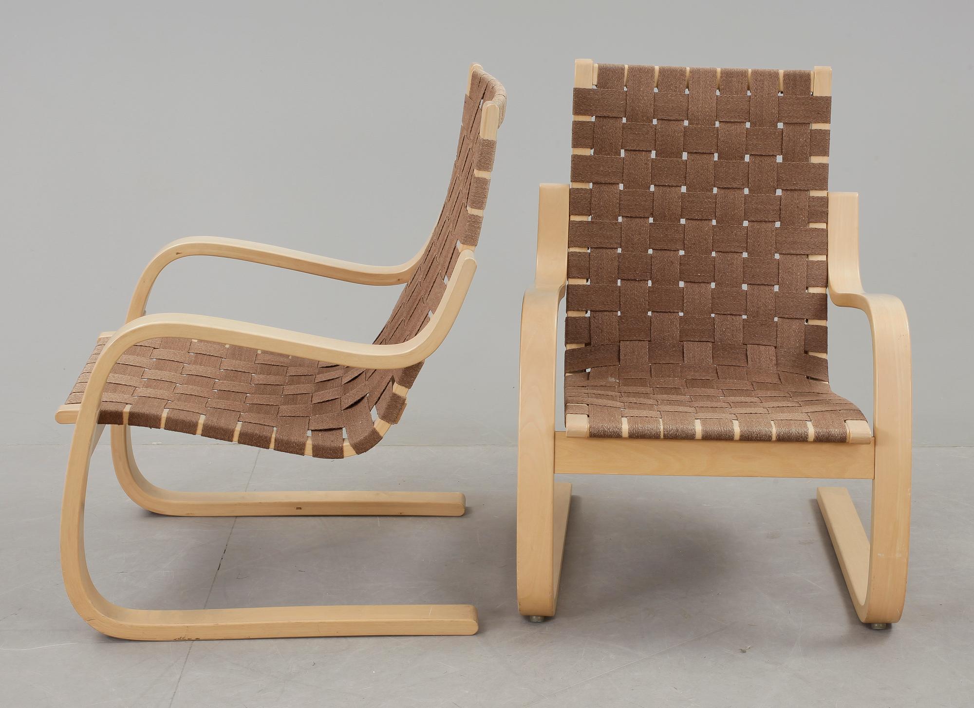 FÅTÖLJER, ett par, modell 406, Alvar Aalto, modellen formgiven 1947.