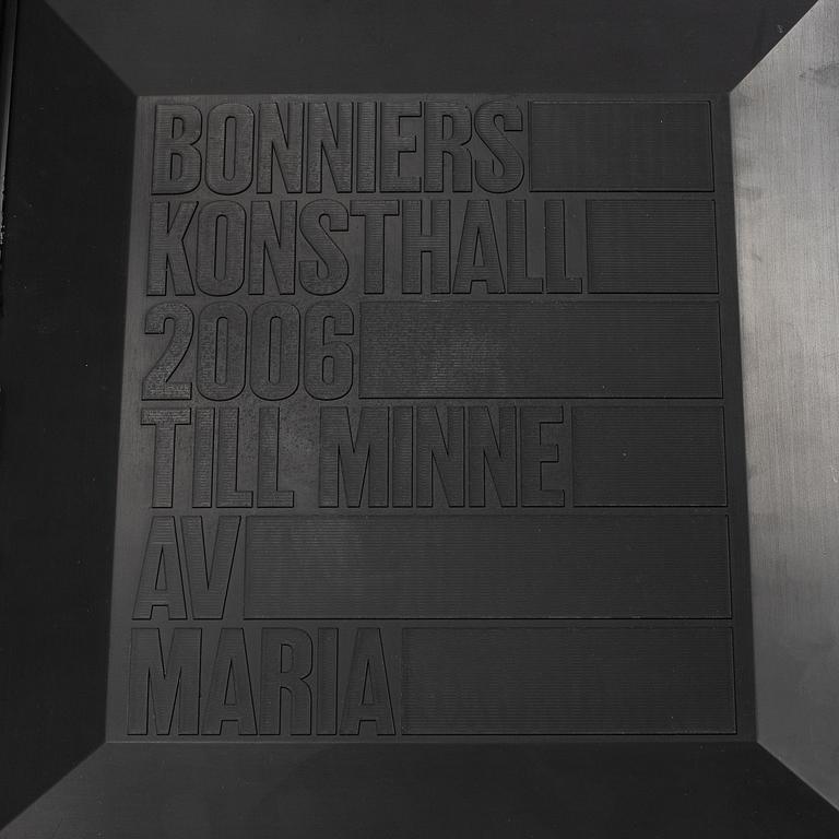 BORIS BERLIN/POUL CHRISTIANSEN, bord med två stolar, "Non", Komplot design, Källemo.